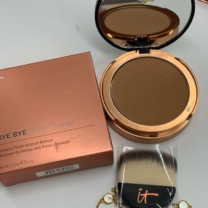 It . Bronzer